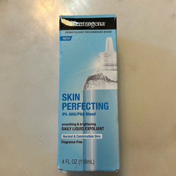 🆕 Neutrogena skin perfecting daily liquid exfoliant - Picture 1 of 4